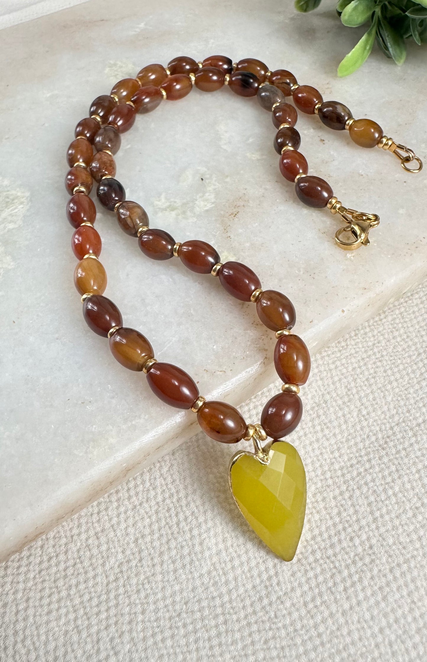 Amour Agate Necklace