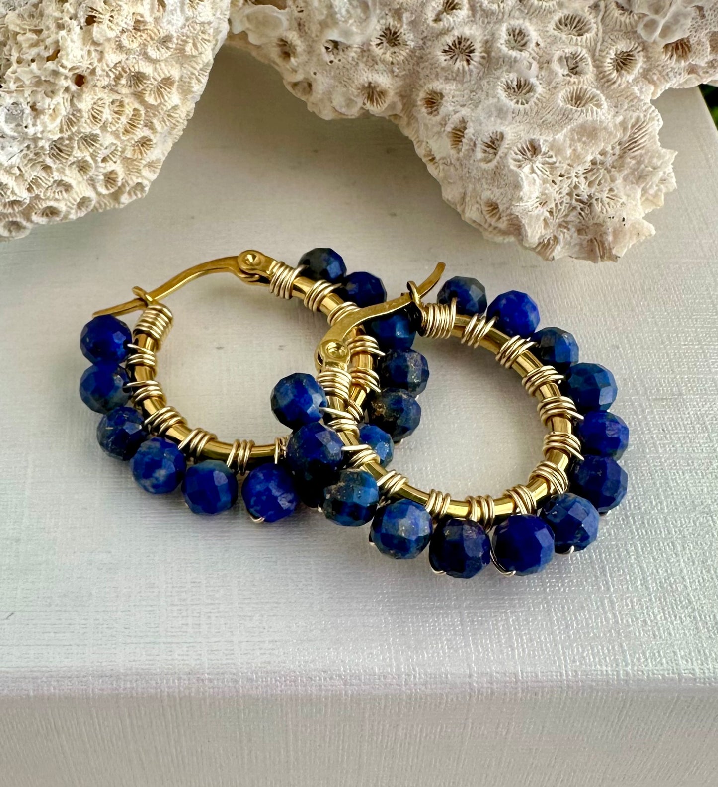 Suyana earrings - Lapis lazuli gold hoops