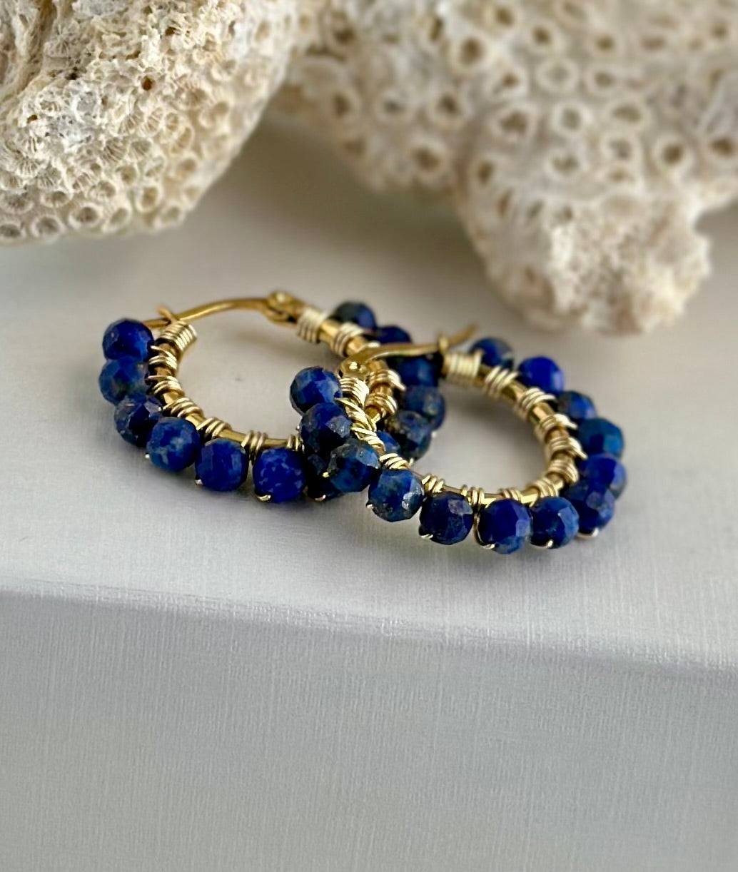 Suyana earrings - Lapis lazuli gold hoops