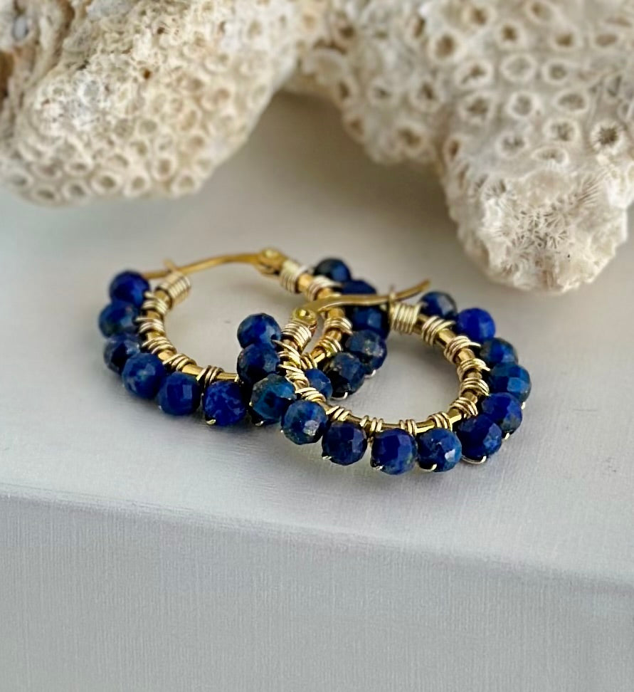 Suyana earrings - Lapis lazuli gold hoops