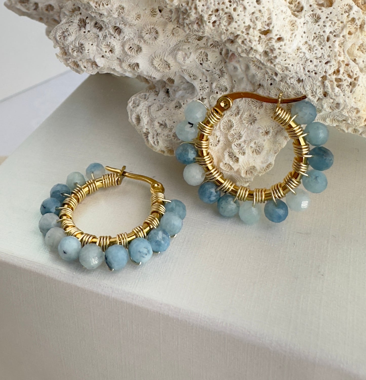 Suyana earrings - Aquamarine gold hoops