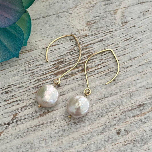 Luster AA+ Coin Pearl Earrings, minimalist jewelry, hammered 14k gold filled ear hook. gift for bridal wedding, minimalist earrings, one pearl earrings.