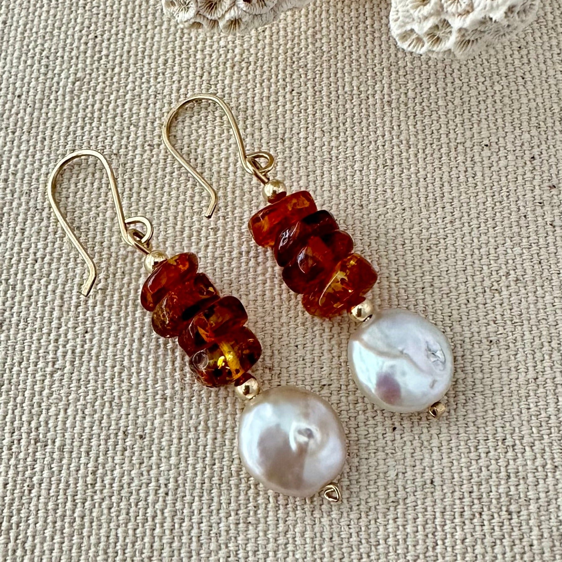 Cute earrings, amber gemstone, freshwater pearls and 14k gold filled componentes.